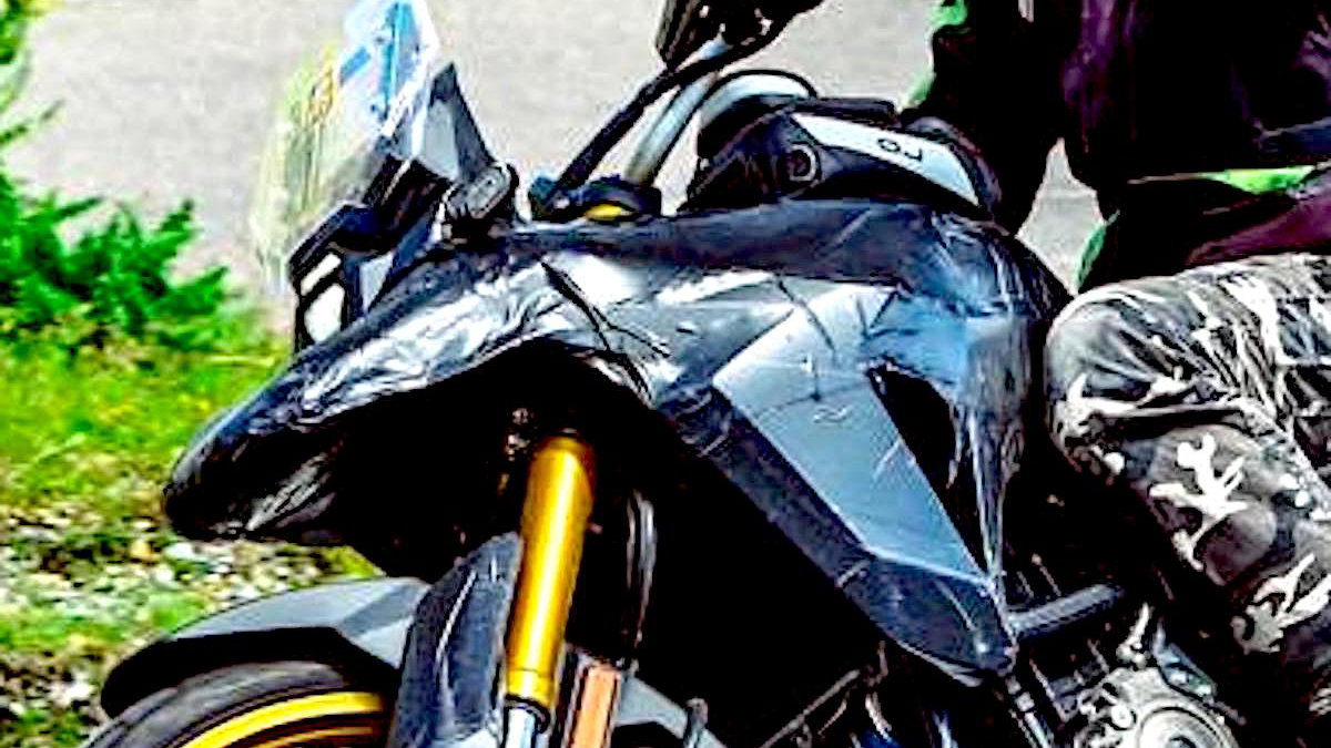 Suzuki V-Strom 700 [credit: Motociclismo / Kanyarfoto]